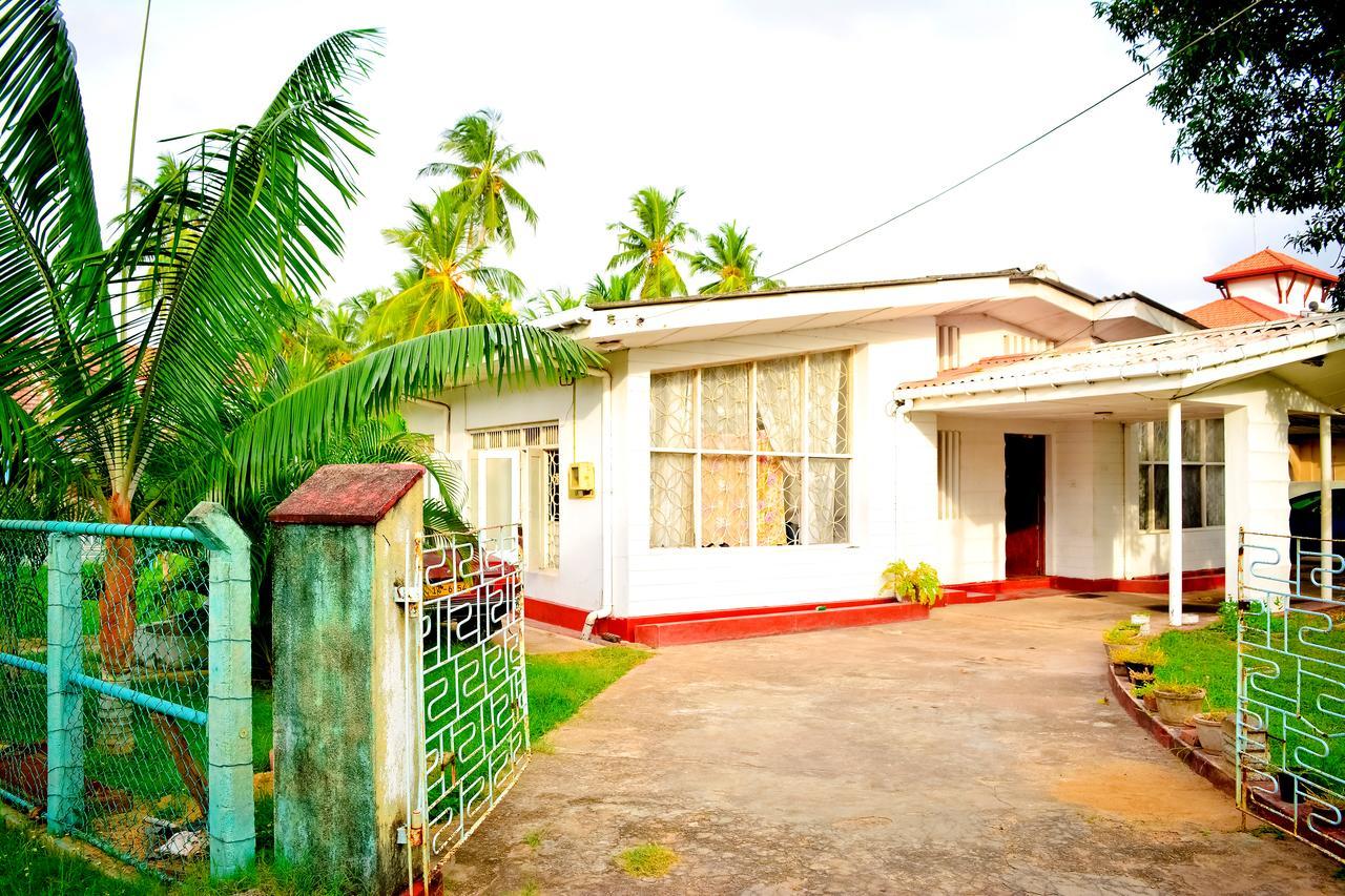 Aeroform Homestay Negombo Exterior foto